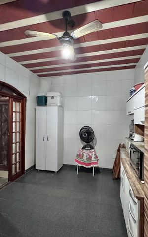 Casa à venda com 215m², 4 quartos e 1 vagaCozinha
