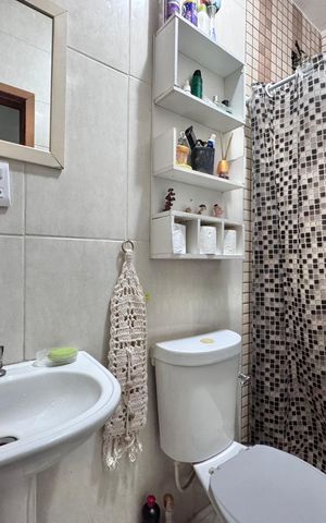 Casa à venda com 215m², 4 quartos e 1 vagaSuíte 1 - Banheiro