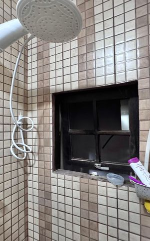 Casa à venda com 215m², 4 quartos e 1 vagaSuíte 1 - Banheiro