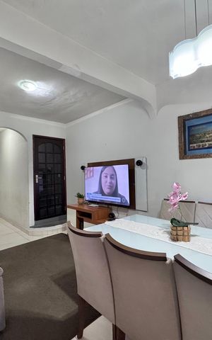 Casa à venda com 215m², 4 quartos e 1 vagaSala
