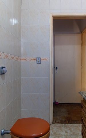 Casa à venda com 220m², 2 quartos e 4 vagas Casa à venda com 220m², 2 quartos e 4 vagasBanheiro 2