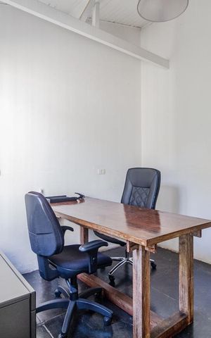 Casa à venda com 130m², 2 quartos e sem vagaEscritório