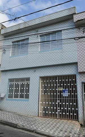 Casa para alugar com 111m², 3 quartos e 1 vagaFachada + plaquinha