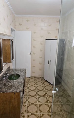 Casa à venda com 159m², 2 quartos e 2 vagas Casa à venda com 159m², 2 quartos e 2 vagasBanheiro