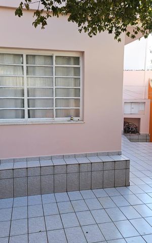 Casa à venda com 159m², 2 quartos e 2 vagas Casa à venda com 159m², 2 quartos e 2 vagasÁrea Externa