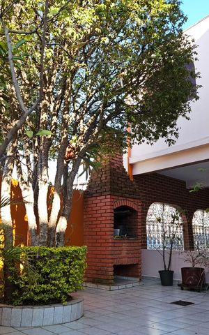 Casa à venda com 159m², 2 quartos e 2 vagas Casa à venda com 159m², 2 quartos e 2 vagasÁrea Externa