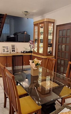 Casa à venda com 282m², 4 quartos e 3 vagas Casa à venda com 282m², 4 quartos e 3 vagasSala de Jantar