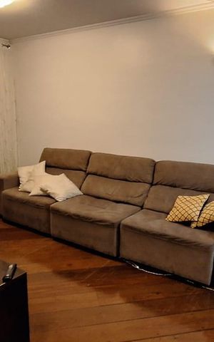 Casa à venda com 282m², 4 quartos e 3 vagas Casa à venda com 282m², 4 quartos e 3 vagasSala
