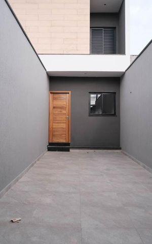 Casa à venda com 79m², 2 quartos e 2 vagasGaragem
