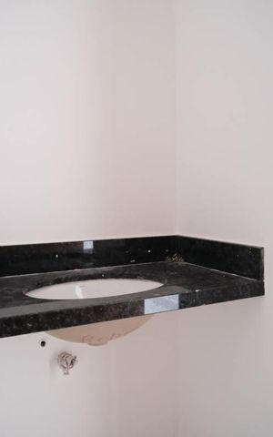 Casa à venda com 79m², 2 quartos e 2 vagasLavabo