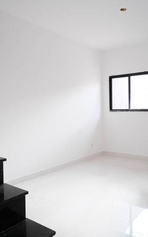Casa à venda com 79m², 2 quartos e 2 vagasSala