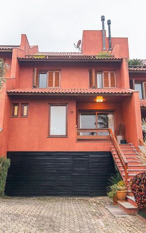 Casa de condomínio à venda com 382m², 3 quartos e 2 vagasFachada