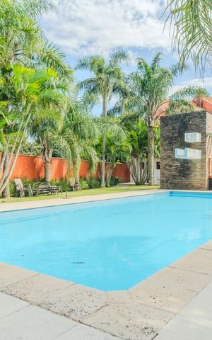Casa de condomínio à venda com 382m², 3 quartos e 2 vagas Casa de condomínio à venda com 382m², 3 quartos e 2 vagasÁrea comum - Piscina