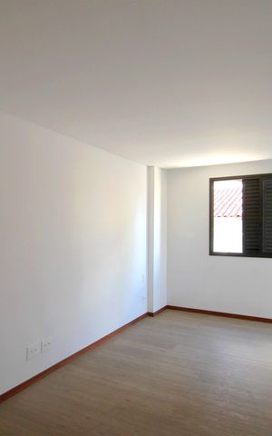 Apartamento à venda com 135m², 4 quartos e 3 vagasQuarto 2