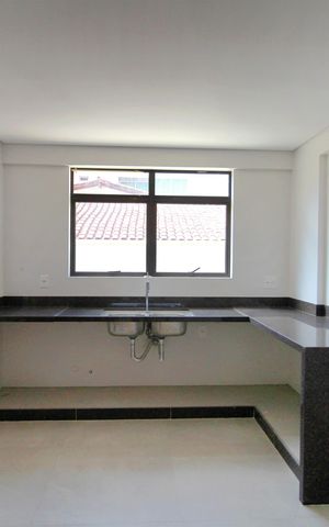 Apartamento à venda com 135m², 4 quartos e 3 vagasCozinha
