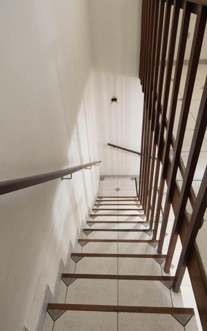 Casa à venda com 178m², 4 quartos e 2 vagasEscada