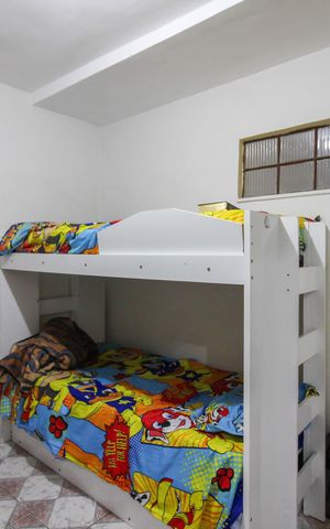 Casa à venda com 320m², 3 quartos e 2 vagas Casa à venda com 320m², 3 quartos e 2 vagasQuarto 2