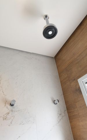Casa de condomínio à venda com 402m², 4 quartos e 4 vagasBanheiro Quarto 3 - Suíte