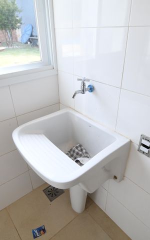 Casa de condomínio à venda com 402m², 4 quartos e 4 vagasÁrea de Serviço