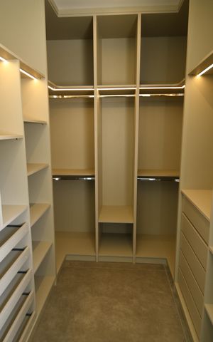 Casa de condomínio à venda com 402m², 4 quartos e 4 vagasQuarto 3 - Suíte Closet