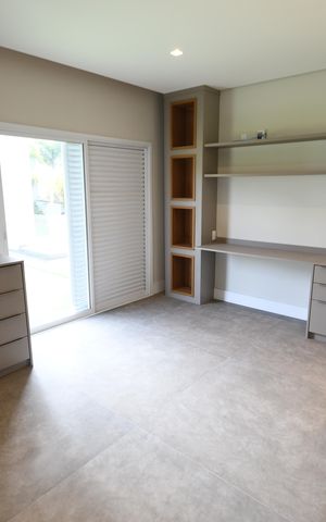 Casa de condomínio à venda com 402m², 4 quartos e 4 vagasQuarto 1 - Suíte