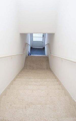 Apartamento para alugar com 46m², 2 quartos e sem vagaEscada