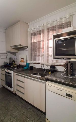 Casa à venda com 250m², 2 quartos e 4 vagas