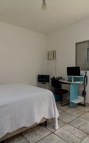 Casa à venda com 250m², 5 quartos e 2 vagas Casa à venda com 250m², 5 quartos e 2 vagasQuarto 2