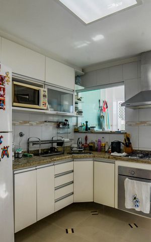 Casa de condomínio à venda com 138m², 3 quartos e 2 vagas Casa de condomínio à venda com 138m², 3 quartos e 2 vagasCozinha e Área de Serviço