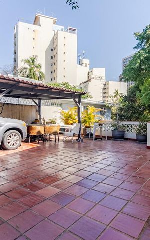 Casa à venda com 350m², 3 quartos e 5 vagasQuintal