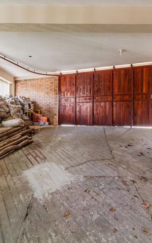 Casa à venda com 350m², 3 quartos e 5 vagasGaragem