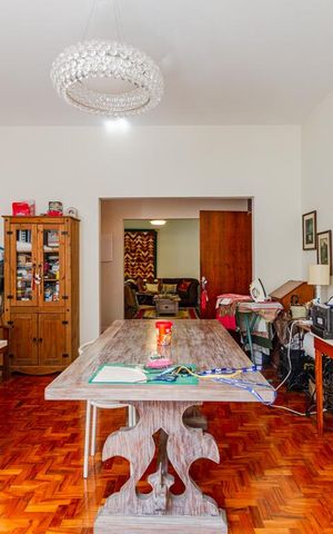 Casa à venda com 350m², 3 quartos e 5 vagasSala