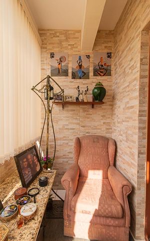 Casa de condomínio à venda com 197m², 3 quartos e 3 vagasSala