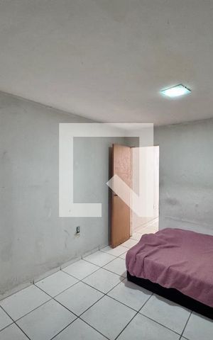Casa à venda com 80m², 5 quartos e sem vaga
