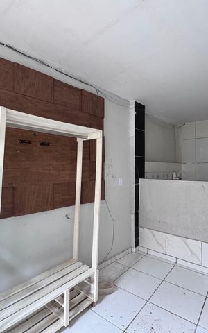 Casa à venda com 30m², 1 quarto e sem vaga Casa à venda com 30m², 1 quarto e sem vagaSala
