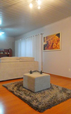 Casa à venda com 264m², 3 quartos e 3 vagasSala
