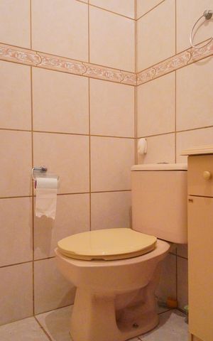 Casa à venda com 264m², 3 quartos e 3 vagasBanheiro 1