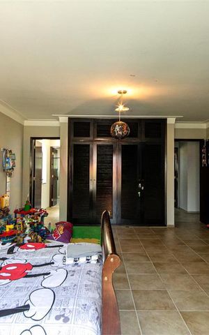 Casa à venda com 450m², 4 quartos e 6 vagas