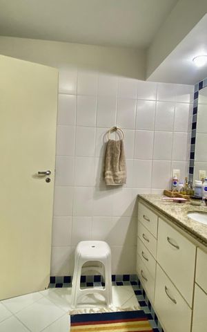 Apartamento à venda com 234m², 4 quartos e 1 vaga Apartamento à venda com 234m², 4 quartos e 1 vagaBanheiro Social