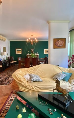 Apartamento à venda com 234m², 4 quartos e 1 vaga Apartamento à venda com 234m², 4 quartos e 1 vagaSala