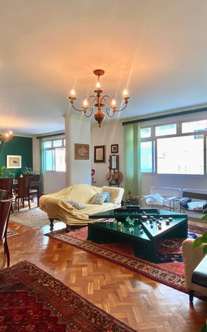 Apartamento à venda com 234m², 4 quartos e 1 vaga Apartamento à venda com 234m², 4 quartos e 1 vagaSala