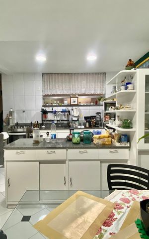 Apartamento à venda com 234m², 4 quartos e 1 vaga Apartamento à venda com 234m², 4 quartos e 1 vagaCozinha