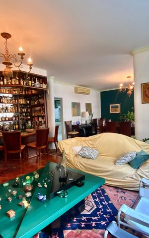 Apartamento à venda com 234m², 4 quartos e 1 vaga Apartamento à venda com 234m², 4 quartos e 1 vagaSala