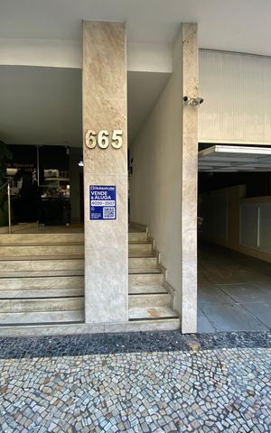 Apartamento à venda com 234m², 4 quartos e 1 vaga Apartamento à venda com 234m², 4 quartos e 1 vagaPlaca