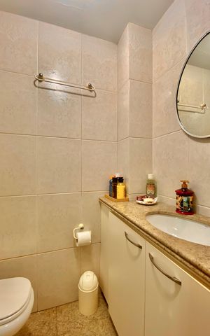Apartamento à venda com 234m², 4 quartos e 1 vaga Apartamento à venda com 234m², 4 quartos e 1 vagaBanheiro Social 2