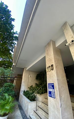 Apartamento à venda com 234m², 4 quartos e 1 vaga Apartamento à venda com 234m², 4 quartos e 1 vagaFachada