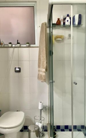 Apartamento à venda com 234m², 4 quartos e 1 vaga Apartamento à venda com 234m², 4 quartos e 1 vagaBanheiro Social