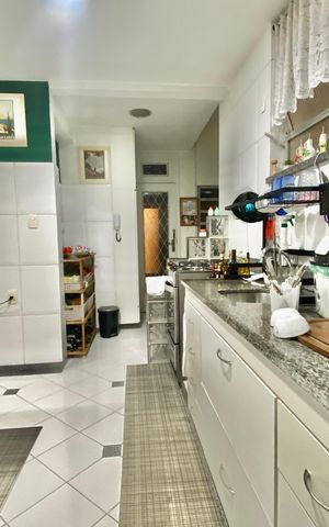 Apartamento à venda com 234m², 4 quartos e 1 vaga Apartamento à venda com 234m², 4 quartos e 1 vagaCozinha
