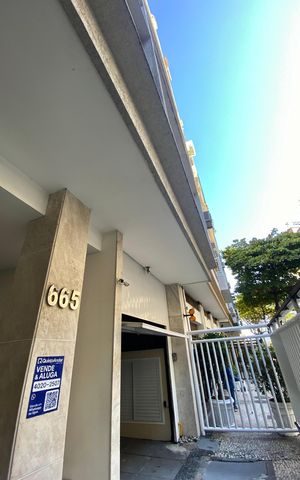 Apartamento à venda com 234m², 4 quartos e 1 vaga Apartamento à venda com 234m², 4 quartos e 1 vagaFachada