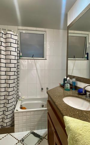 Apartamento à venda com 234m², 4 quartos e 1 vaga Apartamento à venda com 234m², 4 quartos e 1 vagaBanheiro da Suíte